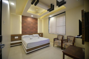 Отель Hotel Radhe Krishna  Солапур